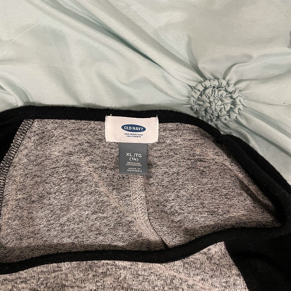 Old Navy Junior Sweater t-shirt